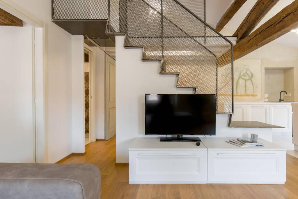 Luxury Design Apt With Amazing View Apartment เวโรนา ภายนอก รูปภาพ